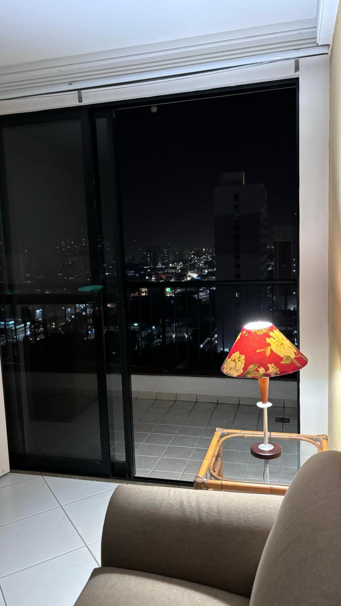 Apartment Flalt Aconchegante Com Varanda Espacosa No Centro De Campos Goytacazes *